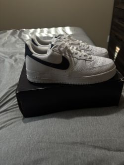 Nike air Force white/Navy Size 9.5