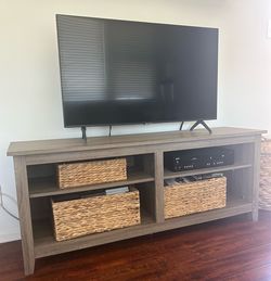 TV Stand/Entertainment Center