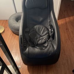 Massaging chair