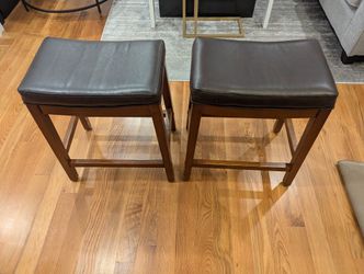 2x Brown bar stools (24in)