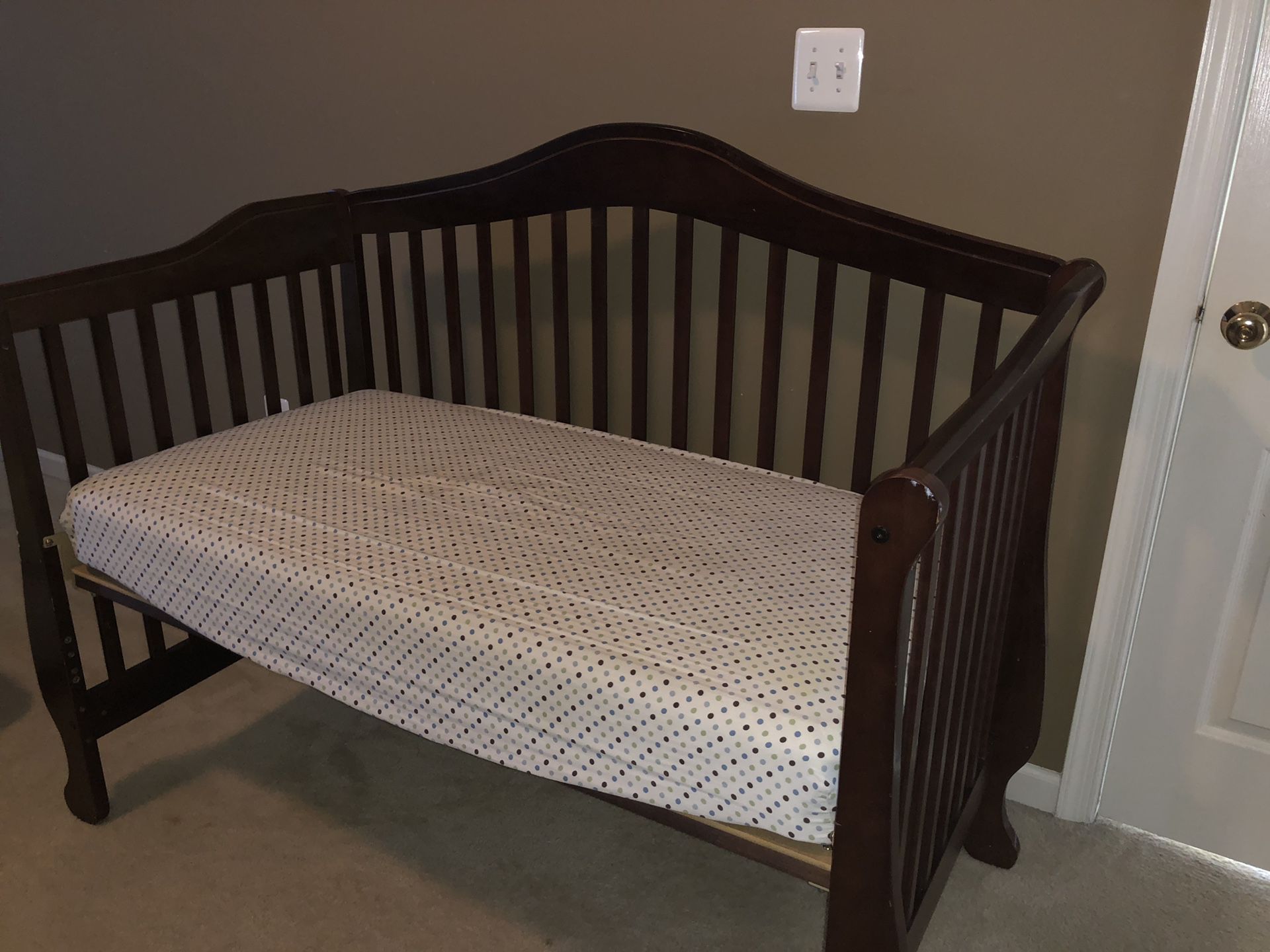 Baby Crib convertible to twin bed