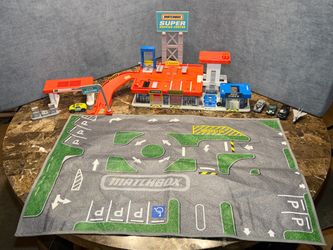 Matchbox Super Service Center Retro  Playset With The 1 Original 1:64 Die-Cast Car Plus 4 Additional Matchbox Cars Bundle