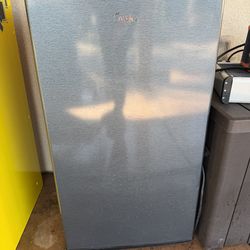 Midea Mini Fridge