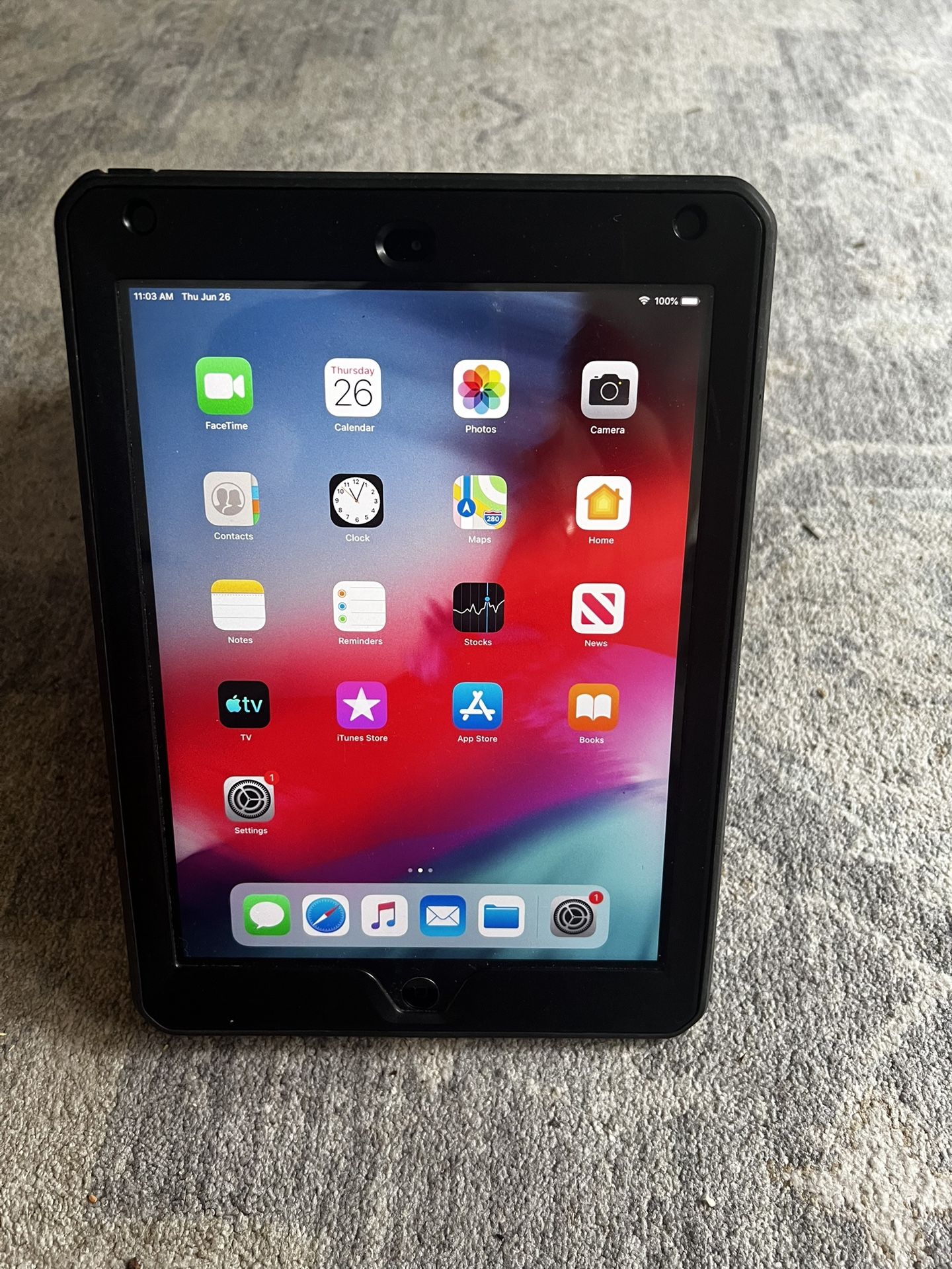 Selling 8 iPad Air 9.7" 16GB WiFi With Case MD785LL/B A1474 Unlocked Very Good