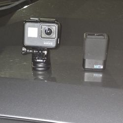 GoPro Hero 5 Black Edition With Extra Battery And Duel Battery Charger