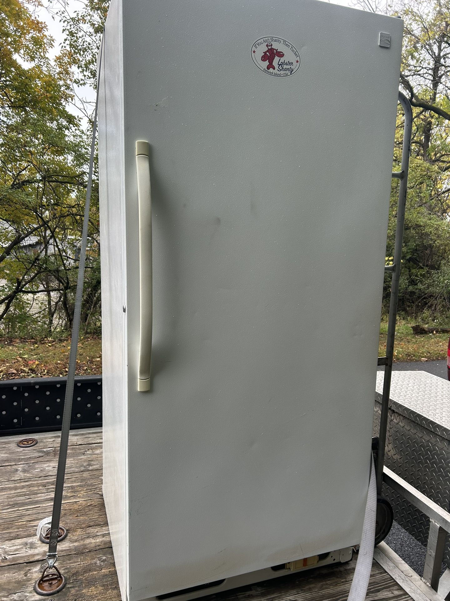 UPRIGHT FREEZER