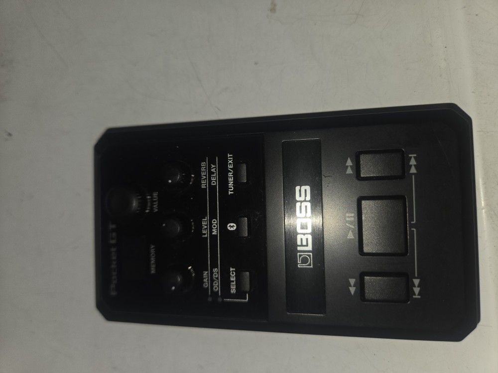 BOSS POCKET  GUITAR AMP