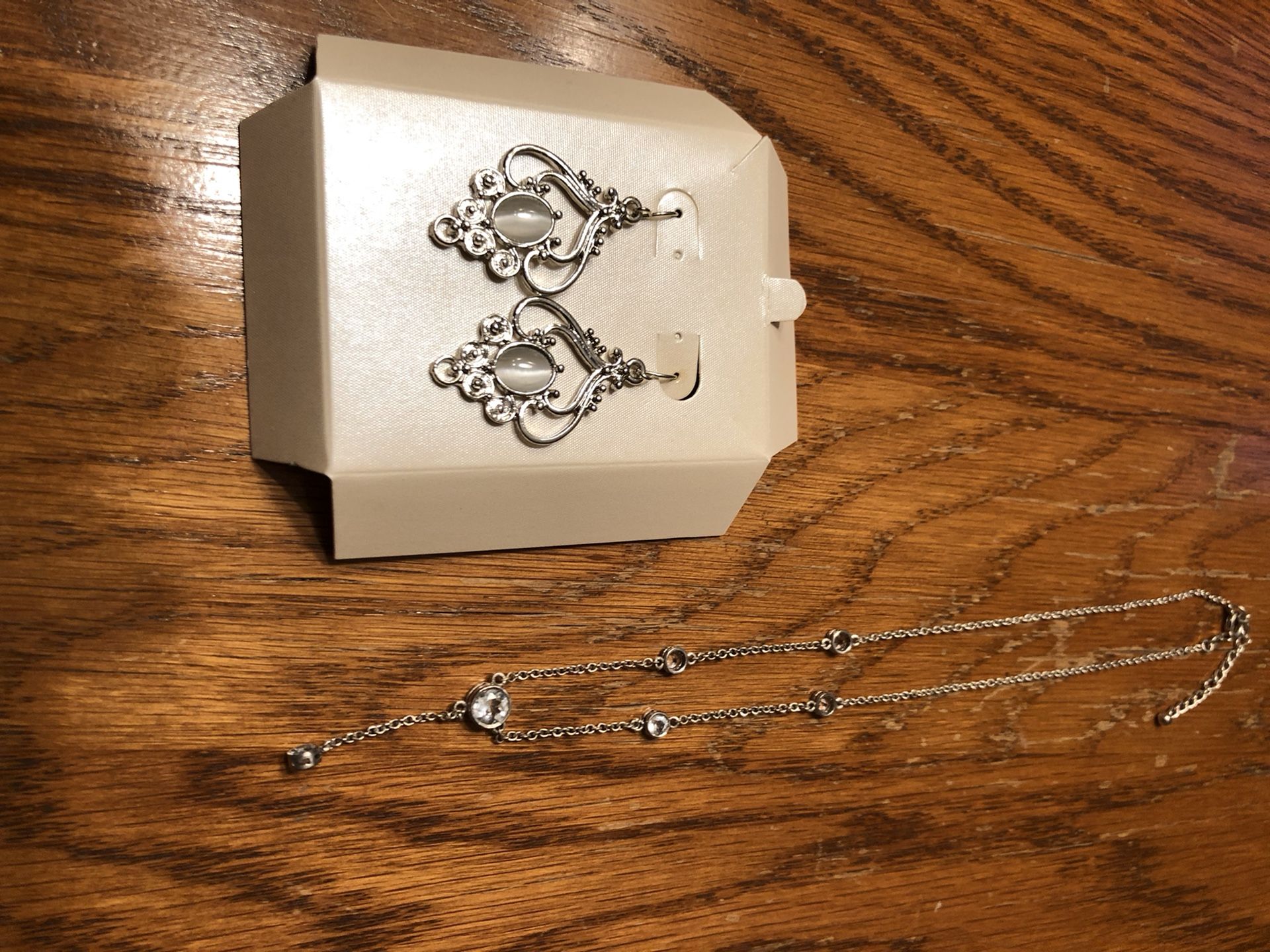 Assorted jewelry
