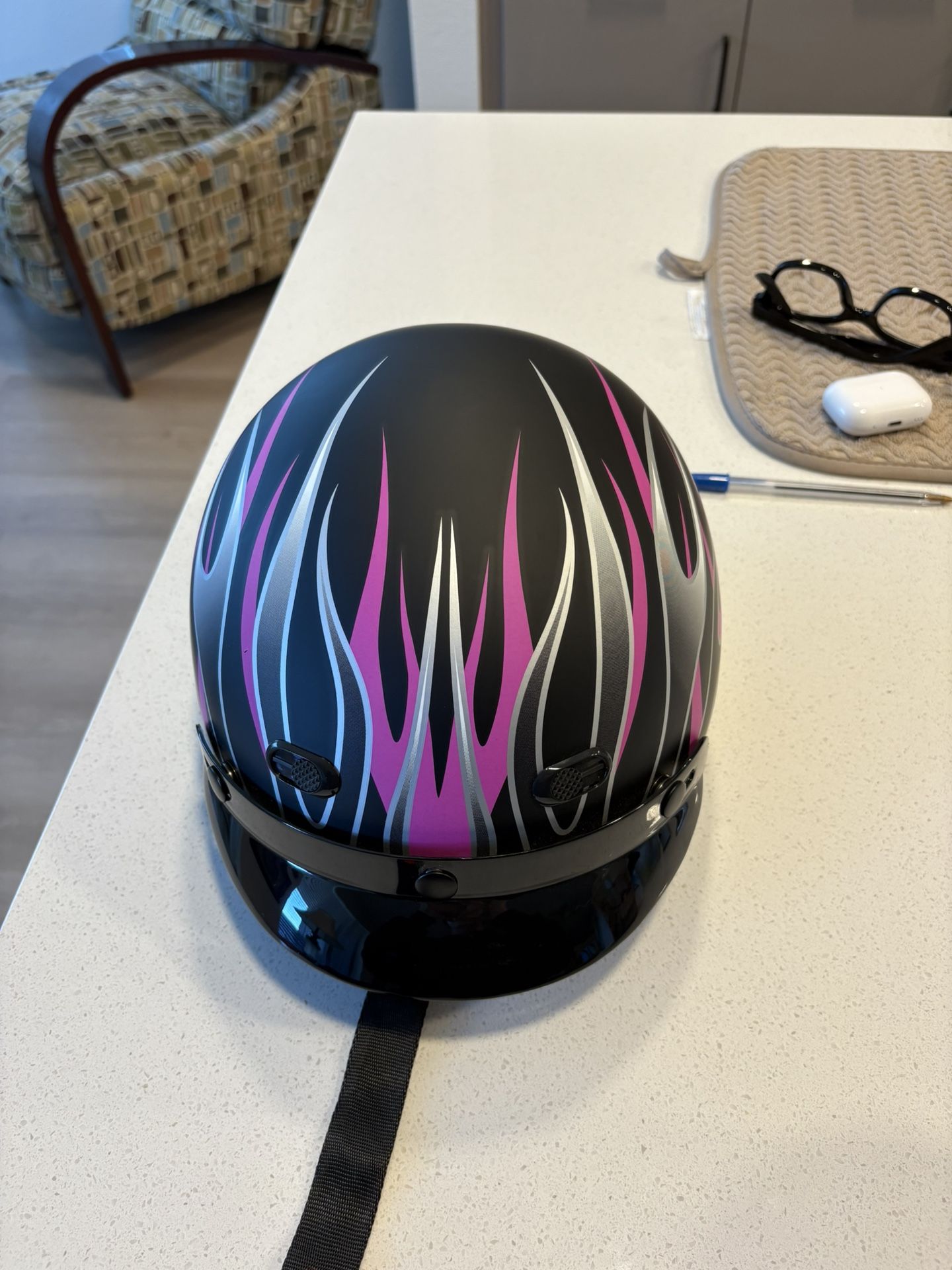 Women’s motorcycle helmet medium 