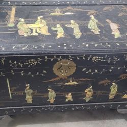 Chinese Lacquered Figural Chest / Trunk
