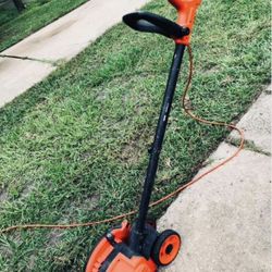 Weed  BLACK DECKER Electric works perfectly
