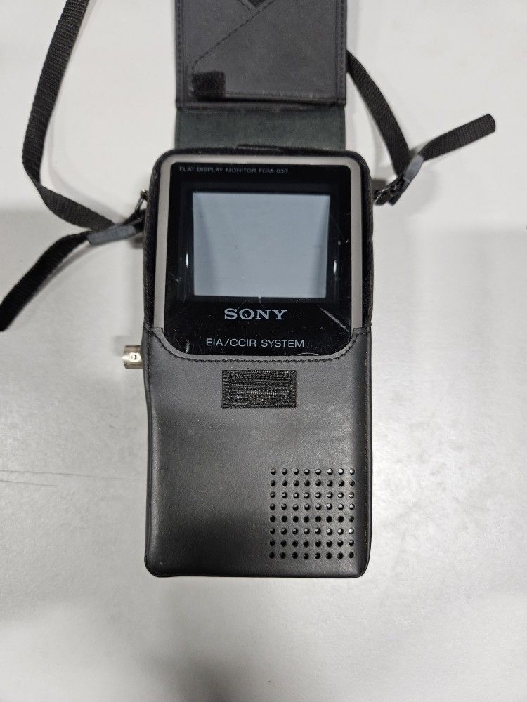 Sony FDM-030 EIA/CCIR WatchCam Monitor With Case (Read)
