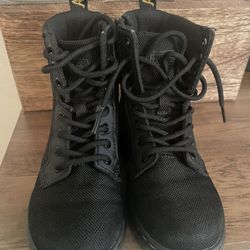 Junios Dr Martens Boots