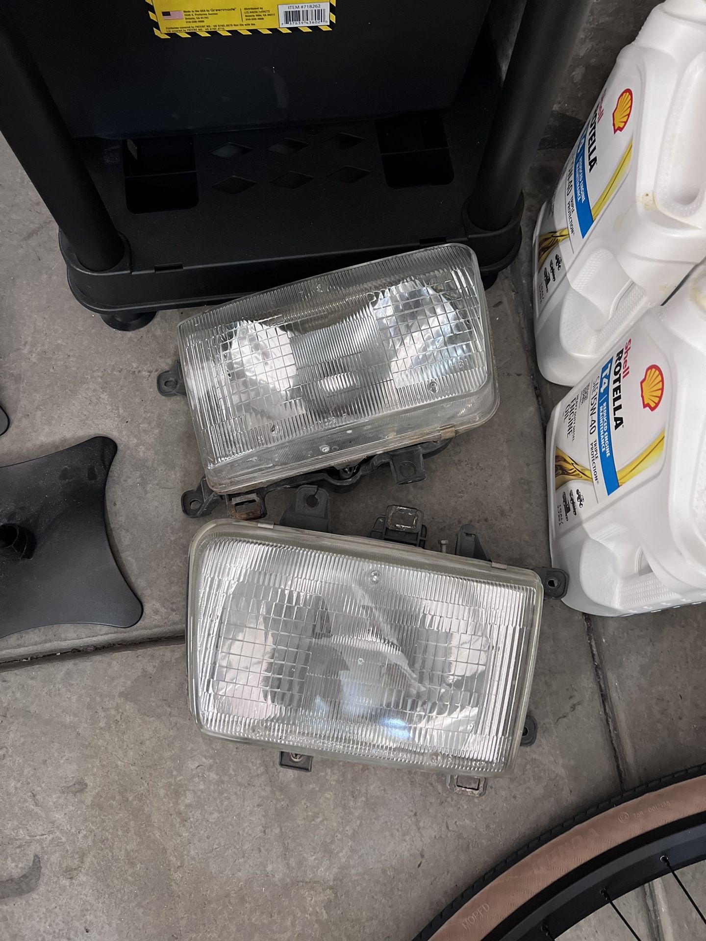4RUNNER HEAD LIGHTS