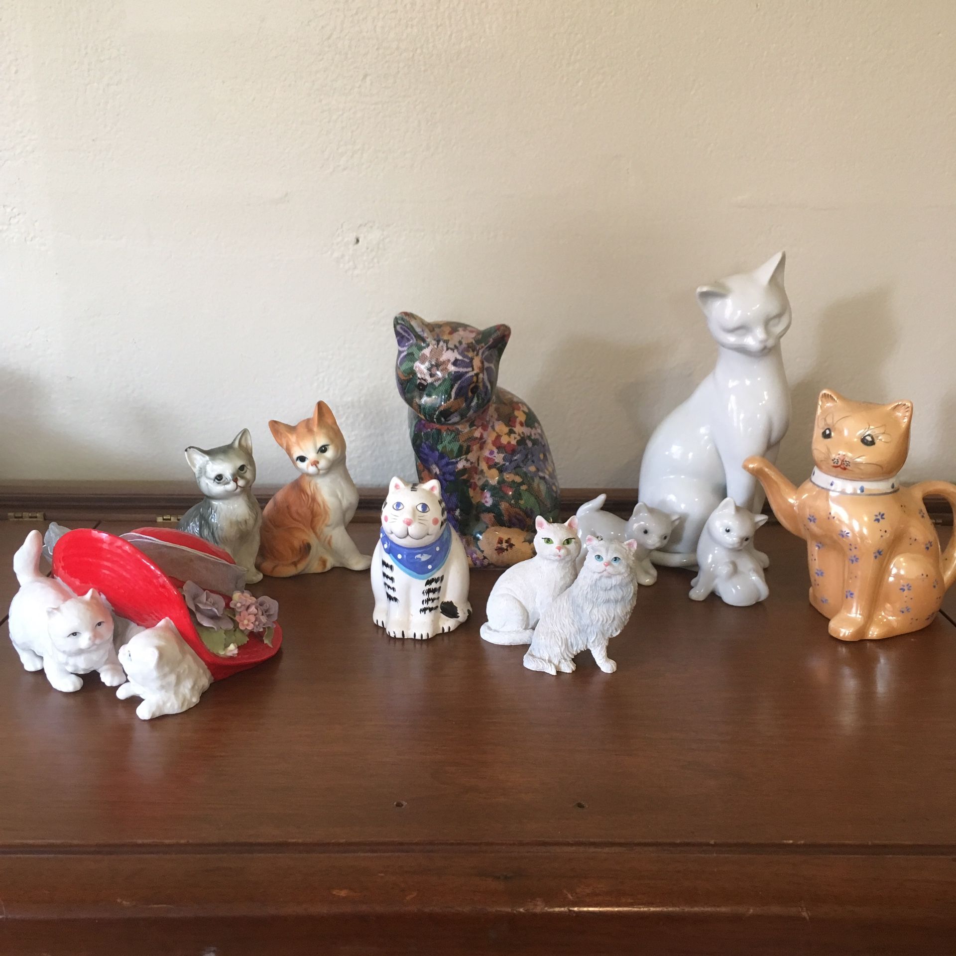 Glass Cat Figurine Collection 😻