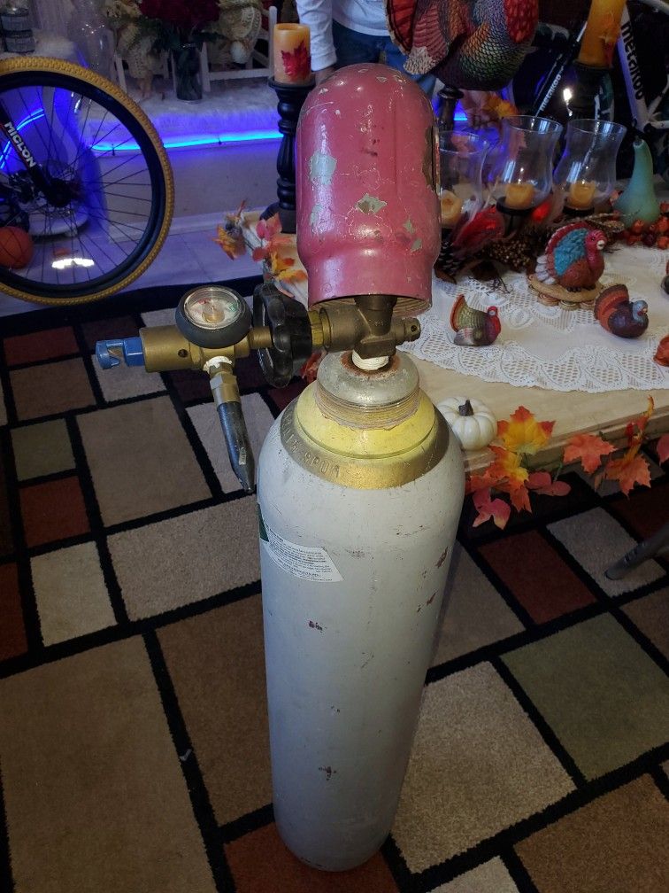 Helium compressed UN1046