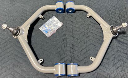 2-4” Upper Control Arms 2001 To/ 2010 Silverado Sierra 2500HD 3500HD 2WD 4WD 8 Lug Only 1500HD NEW.