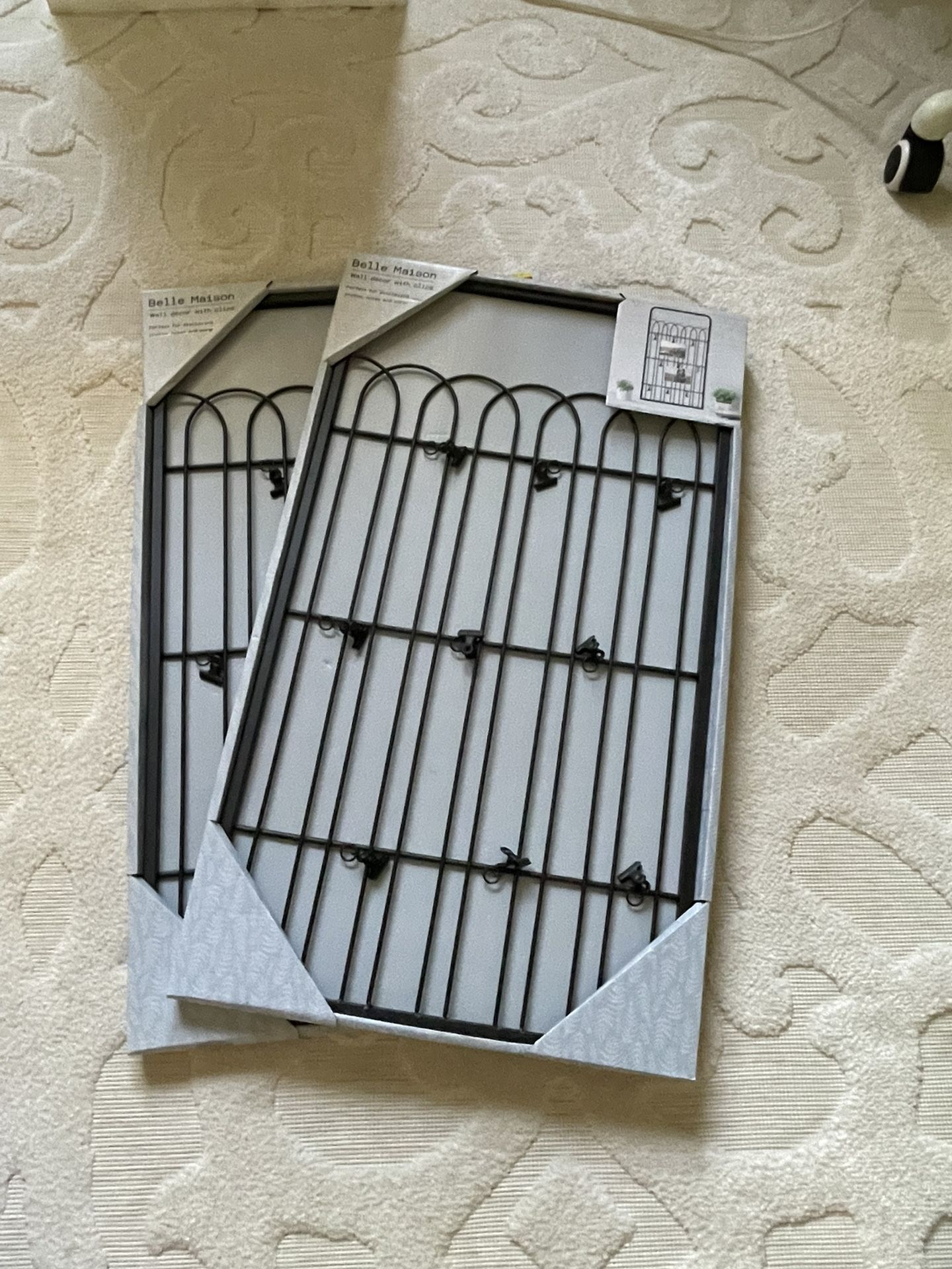 Set Of 2 Picture Displays