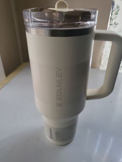 Stanley Quencher Tumbler with Handle