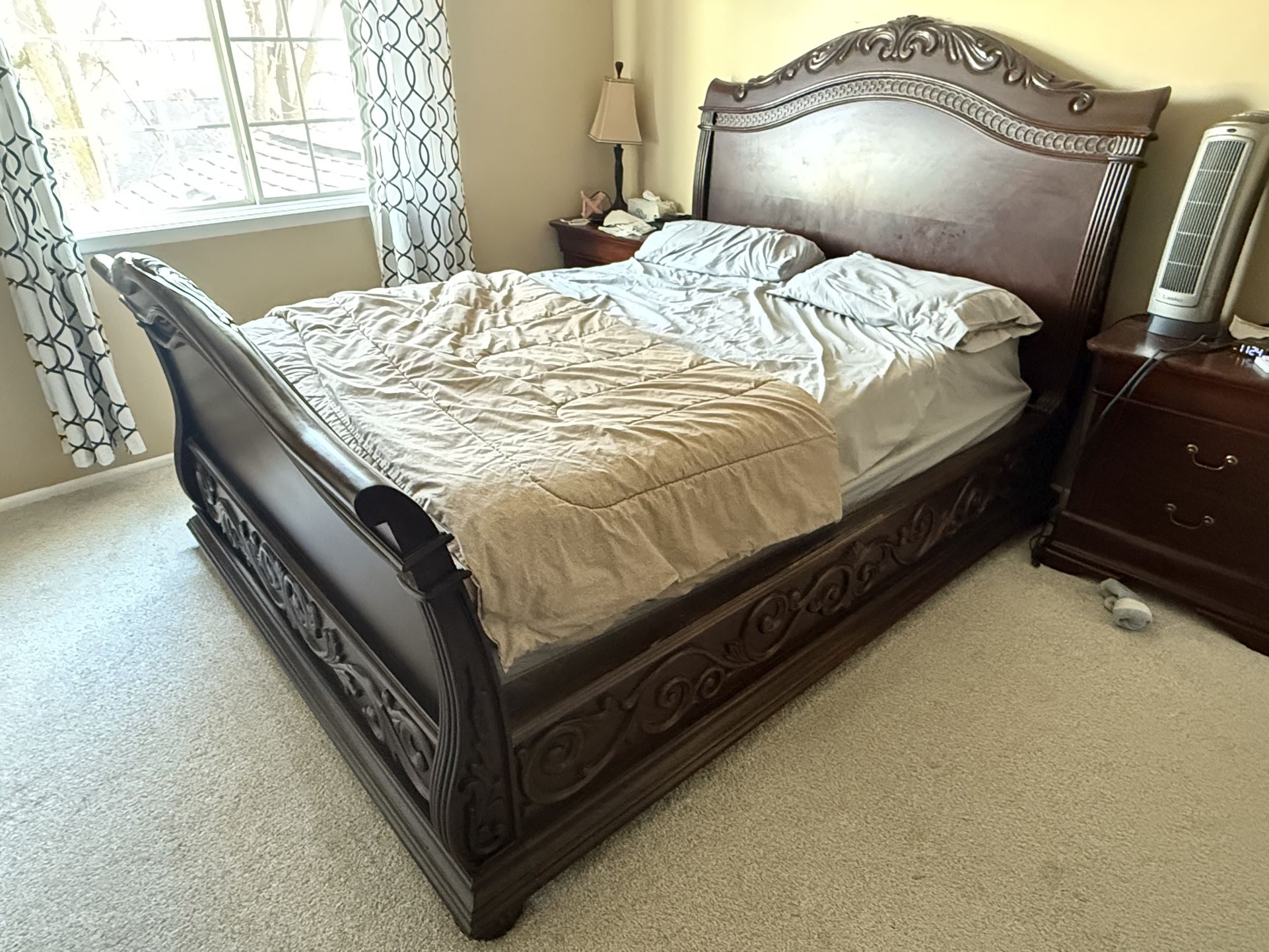 Queen Bedroom Set