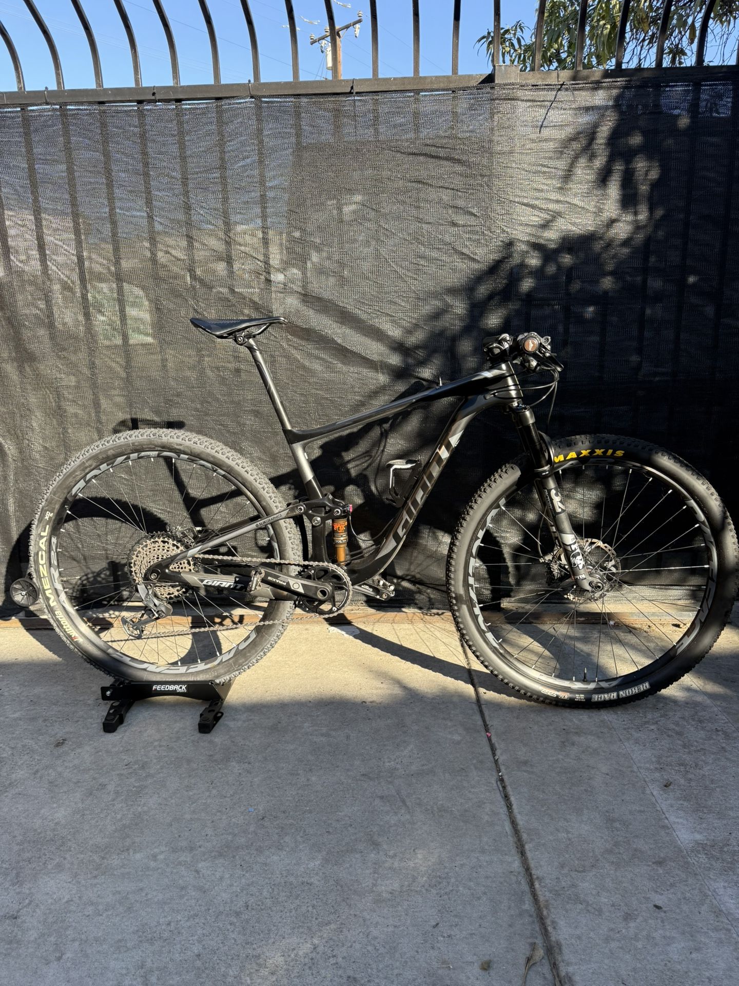 Giant Anthem 29 Advanced Mountain Bike