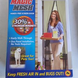 Magic Mesh Hands-Free Screen Door