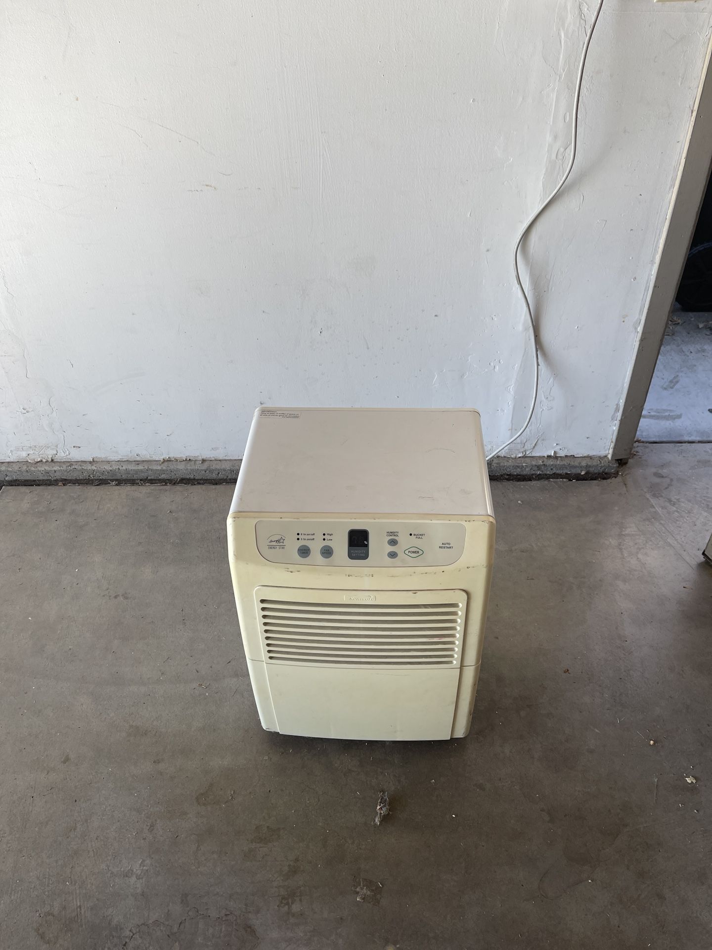 Dehumidifier 