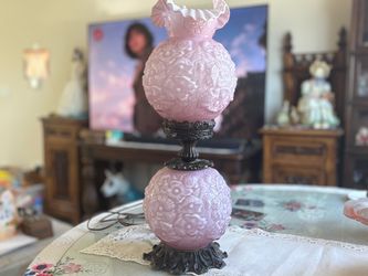 Fenton GWTW Poppy Cased Glass Lavender Pink Lamp