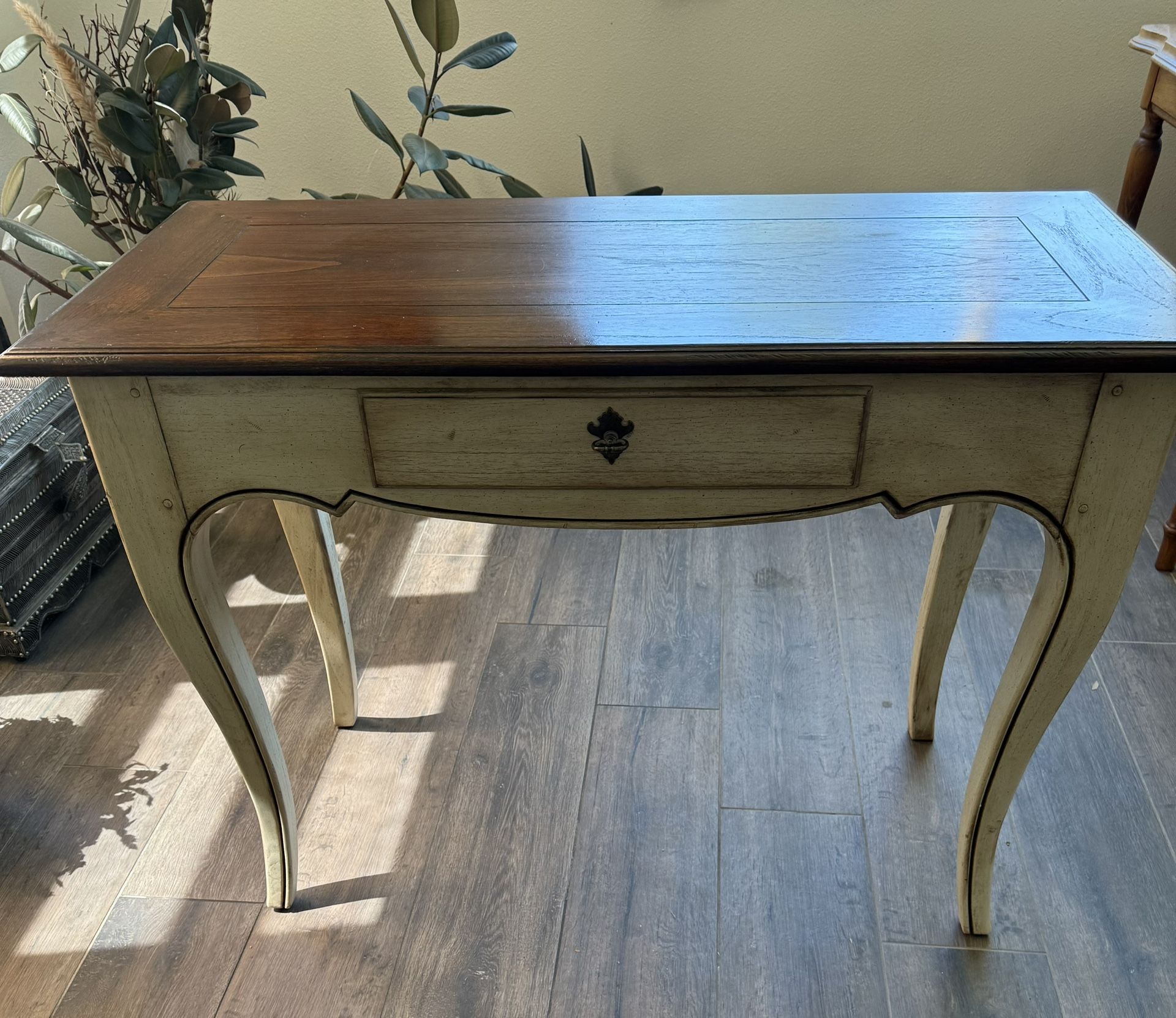 Hekman Console/desk