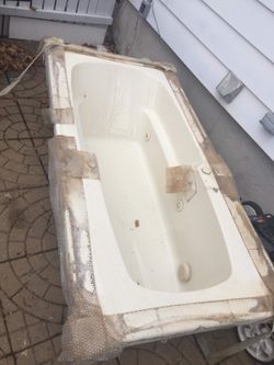 6' by 3' by 3' jacuzzi