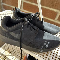 Size 9 Nike
