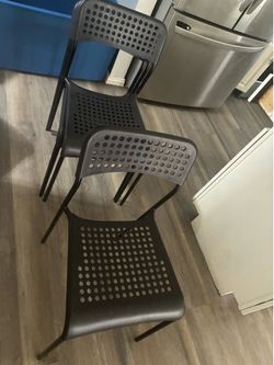 Set of 4 chairs $20