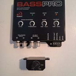 MASSIVE AUDIODIGITALBASSPROCESSORWITH9VLINEDRIVER ( BRAND NEW PRICE IS LOWEST  )