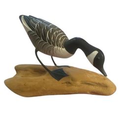 NEW Byron's Birds Canadian Goose Wood Red Cedar Figurine Hand Carved Painted