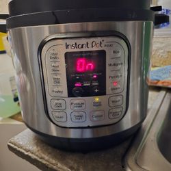 Instant Pot Duo Electric Pressure Cooker 
