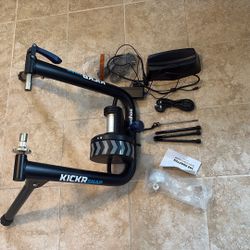 Wahoo Kicker Snap Bike Trainer 