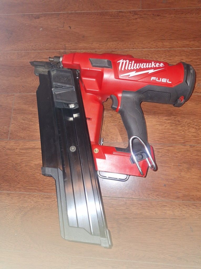 Milwaukee M18 21 Degree Fuel Framing Gum...tool Only