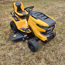 2025 Cub cadet XT LTX46KW Riding Lawn Mower Kawasaki Engine
