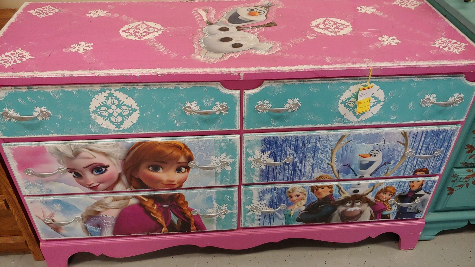 Frozen Dresser