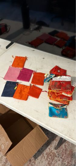 Mini silk bags