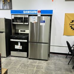 BUNDLE PACK OF APPLIANCES BAND NEW !! $2199 Regular Price