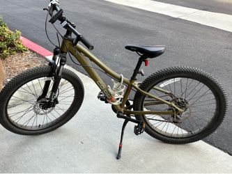 $350 OBO - REI Co-op REV DRT 24” Kids Mountain Bike – Great Condition- Like New + Light, Kickstand