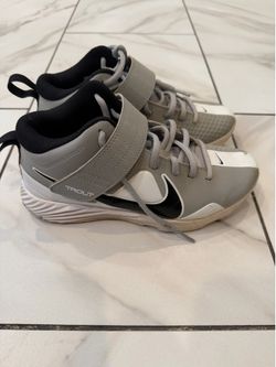 Size 4.5Y Nike baseball cleats