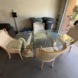 Swan Dining Table And Chairs 
