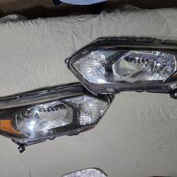 Honda HRV Fits 2016 - 2018  OEM  headlights Used But In Good Condition