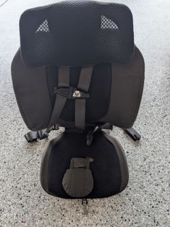 Excellent condition Pico Wayb travel car seat