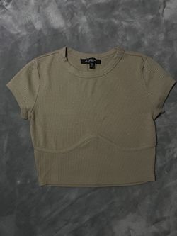 Women’s tops & shirts 