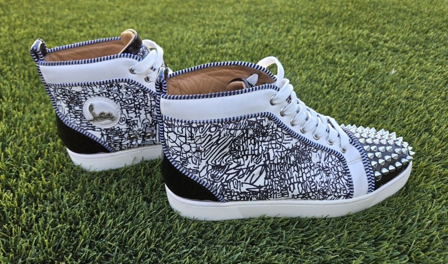 Louis Vuitton Mens high top sneakers studded