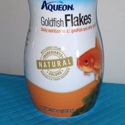 AQUEON Goldfish Flakes (3.59 Oz) Large