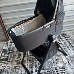 Black Bassinet 250